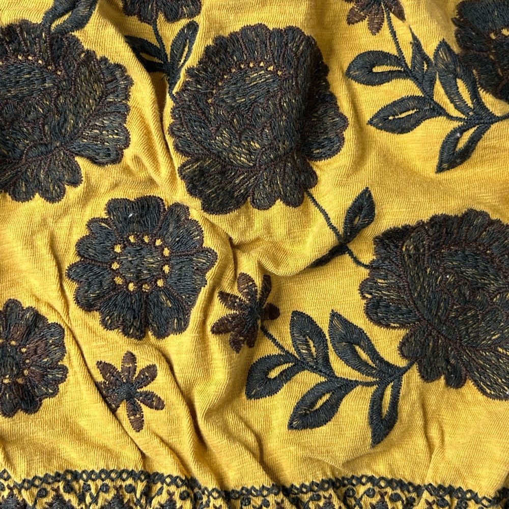 American Eagle Embroidered Size Medium Top - Picture 4 of 9